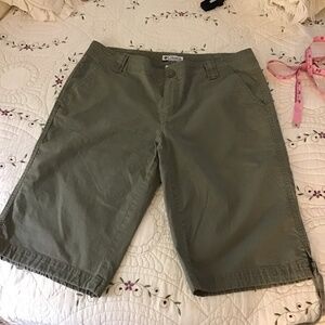 Columbia cargo shorts, green, size 12